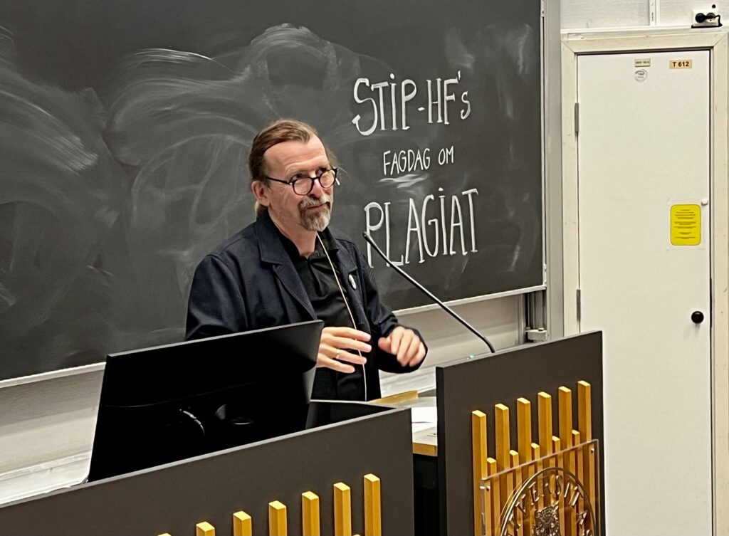 Gisle Selnes, University of Bergen literature professor, presenting at the Stip-HF Fall 2024 Topic Day