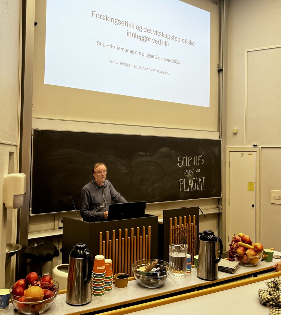 Torjus Midtgarden, professor at the Center for Theory of Science, gives his talk at the Stip-HF Fall 2024 Topic Day